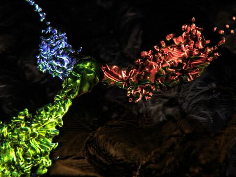 Symbionts still 02